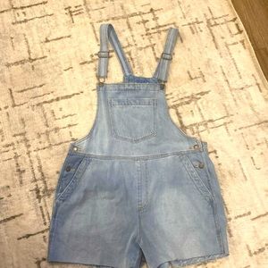 Great condition Universal Thread Overalls
